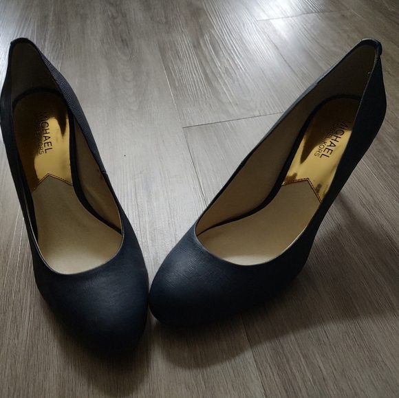 MICHAEL Michael Kors Shoes - Michael Michael kors shoes sz 9.5w